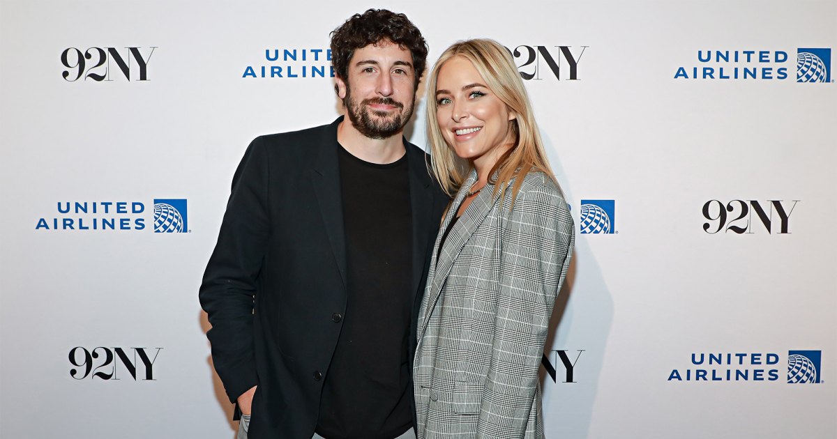 Jason Biggs and Wife Jenny Mollen Put Their Spousal Knowledge to the Test After 16 Years of Marriage 4